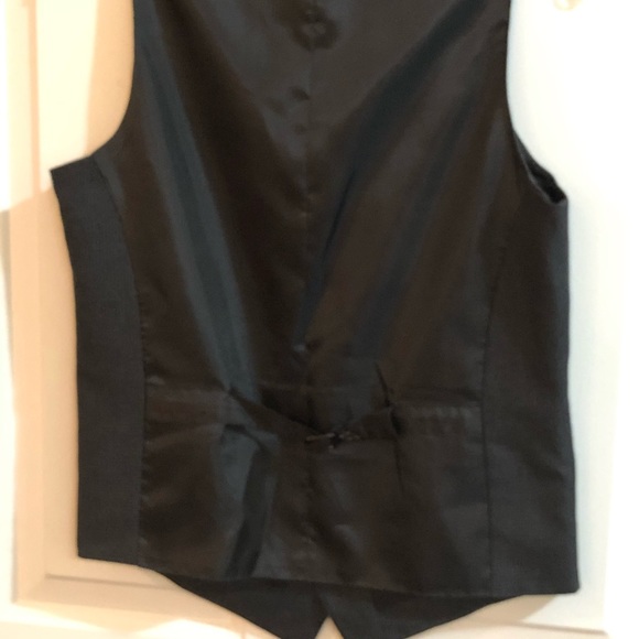 JF Ferrar Black and Dark  Gray Plaid 5 Button Vest - Picture 4 of 6